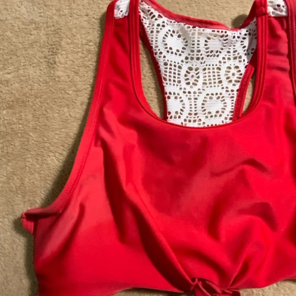 Justice Sz 16 Red Racerback Swimsuit Girls Top‎ White Crochet Design Back (C)